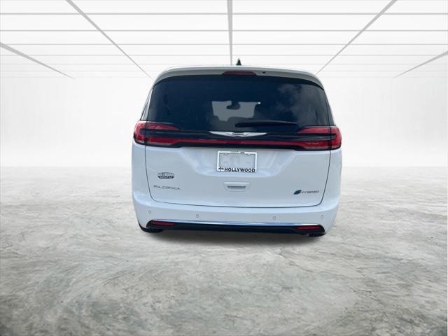 new 2025 Chrysler Pacifica Hybrid car, priced at $44,694