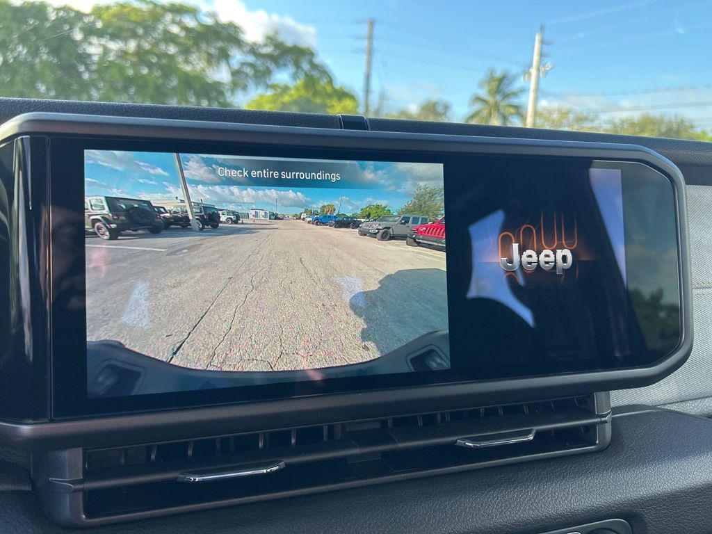 new 2025 Jeep Gladiator car, priced at $36,496