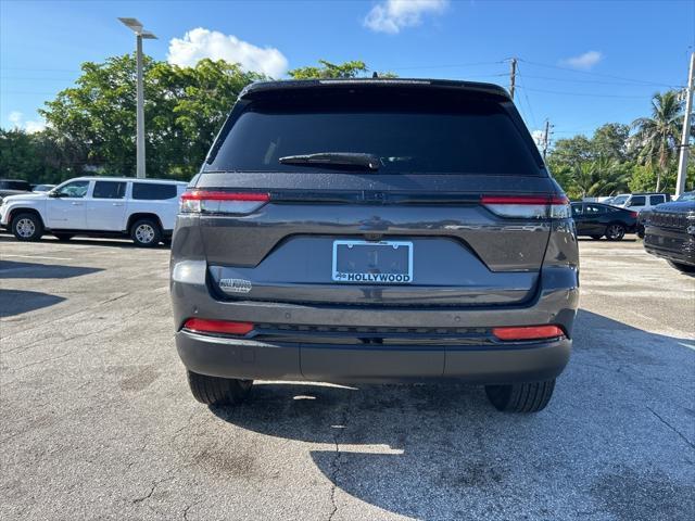 new 2024 Jeep Grand Cherokee car, priced at $38,782