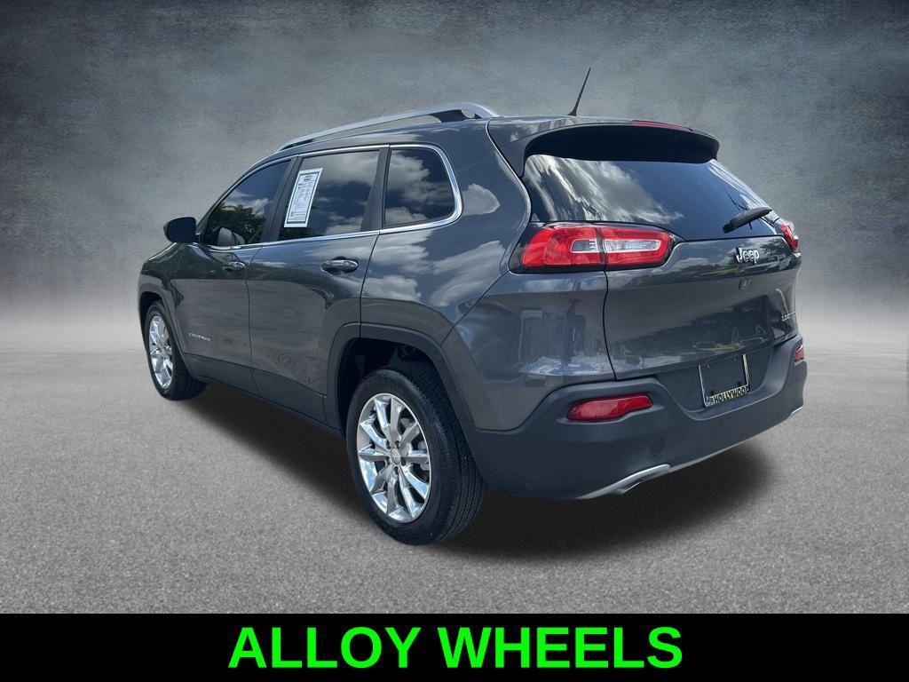 used 2015 Jeep Cherokee car, priced at $6,274