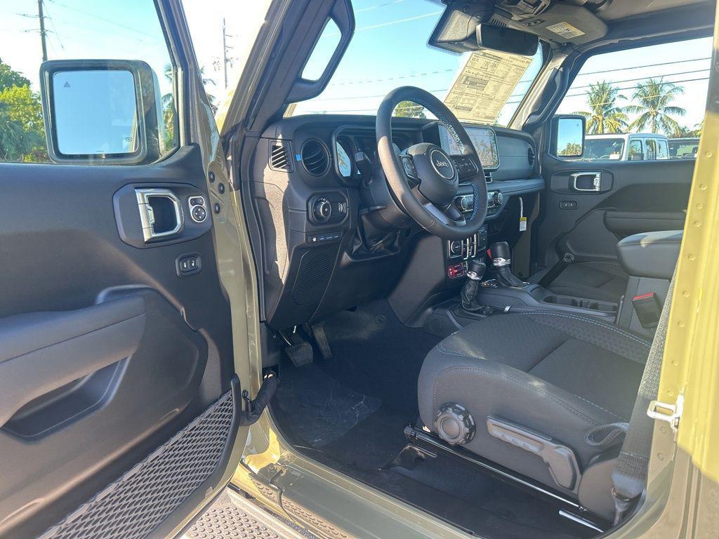 new 2025 Jeep Wrangler car, priced at $61,090