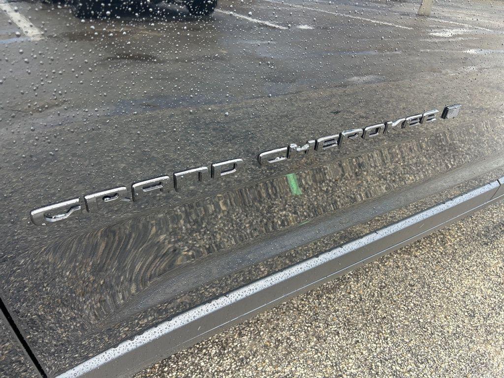 new 2025 Jeep Grand Cherokee car, priced at $40,676