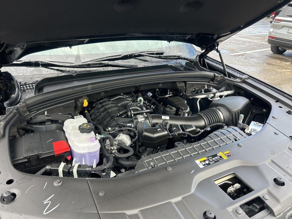 new 2025 Jeep Grand Cherokee car, priced at $40,676