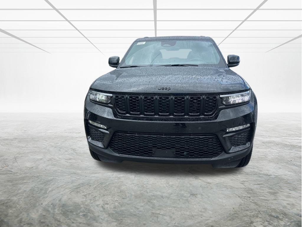 new 2025 Jeep Grand Cherokee car, priced at $40,676