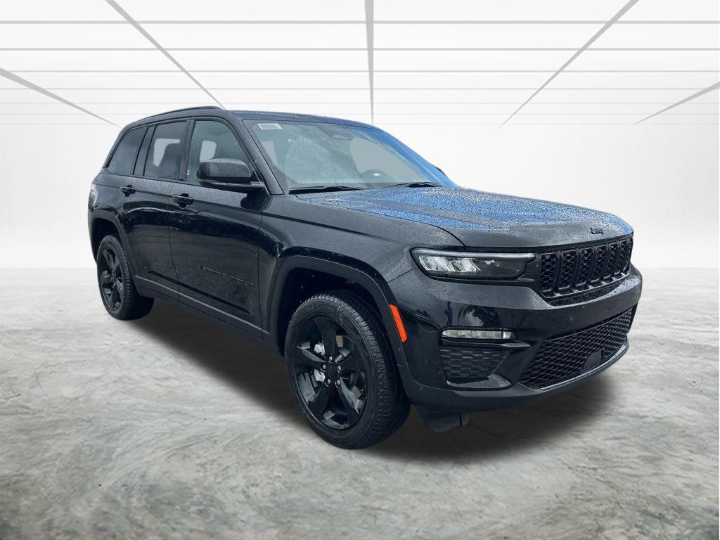 new 2025 Jeep Grand Cherokee car, priced at $40,676