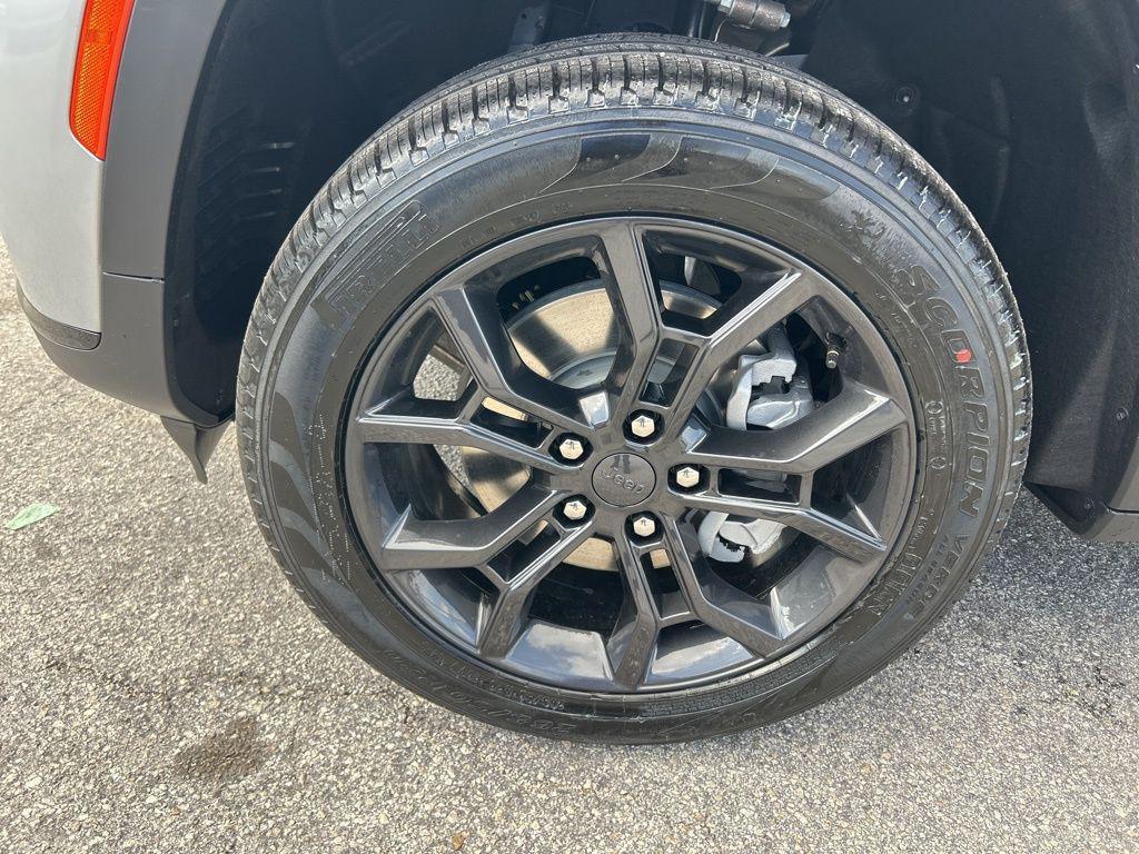 new 2025 Jeep Grand Cherokee L car, priced at $44,498