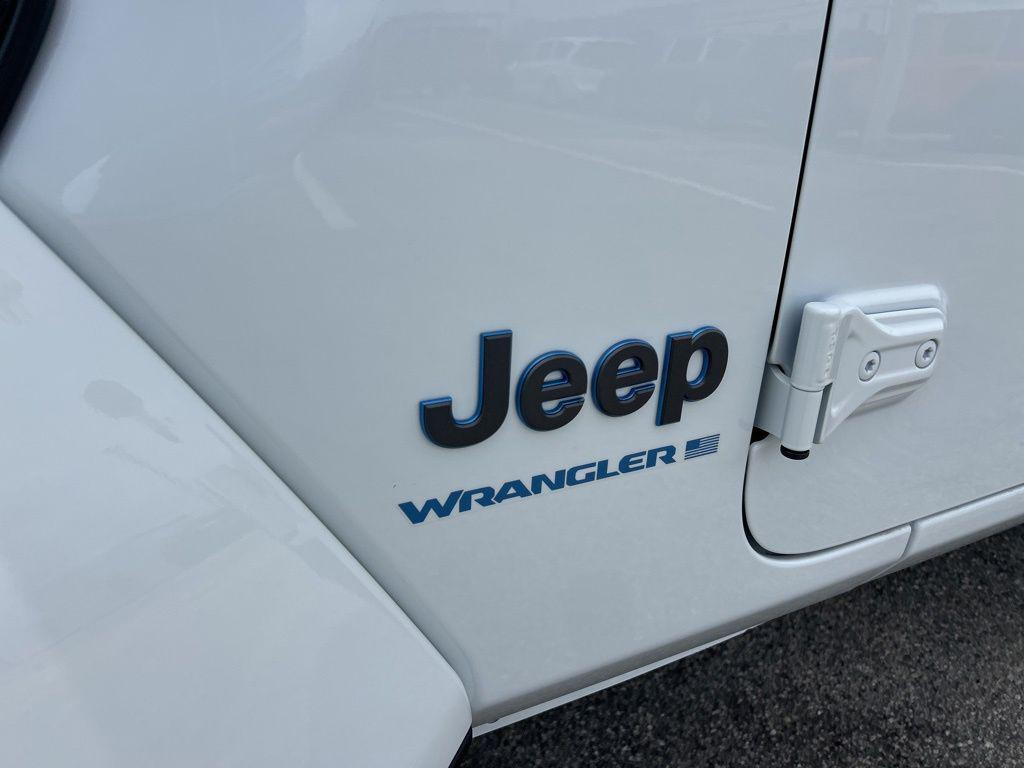 new 2025 Jeep Wrangler car, priced at $49,432