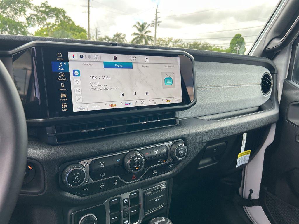 new 2025 Jeep Wrangler car, priced at $53,553