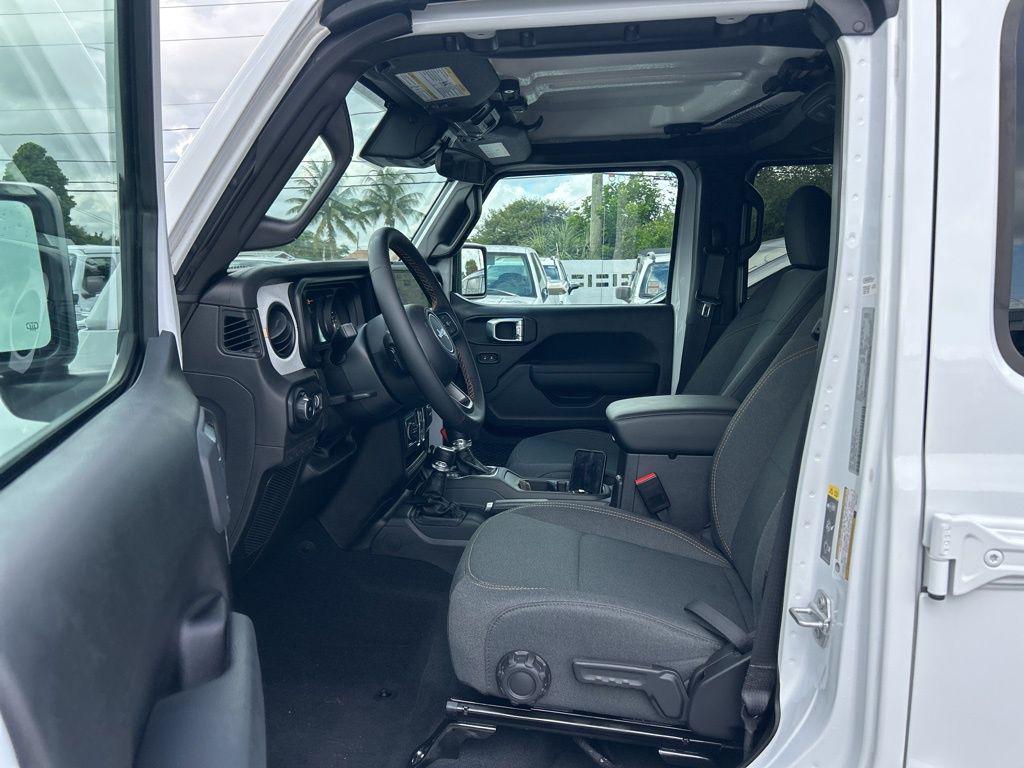 new 2025 Jeep Wrangler car, priced at $53,553