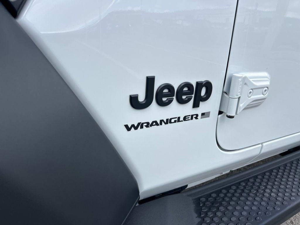 new 2025 Jeep Wrangler car, priced at $53,553