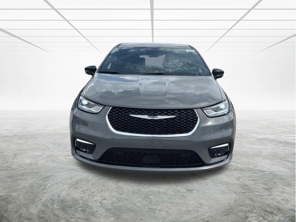 new 2025 Chrysler Pacifica car, priced at $35,174