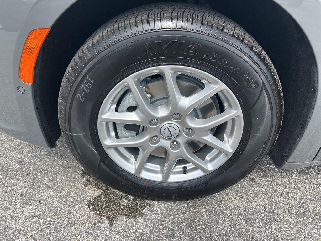 new 2025 Chrysler Pacifica car, priced at $35,174