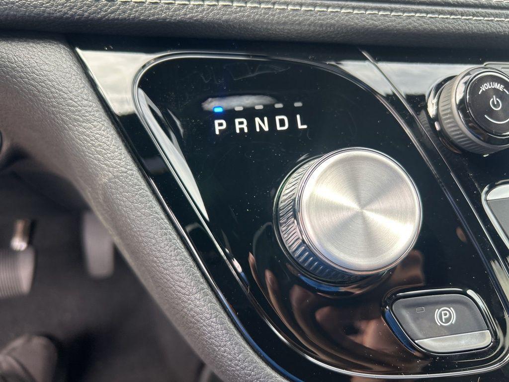 new 2025 Chrysler Pacifica car, priced at $35,174