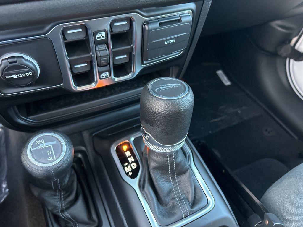 new 2025 Jeep Gladiator car, priced at $36,094