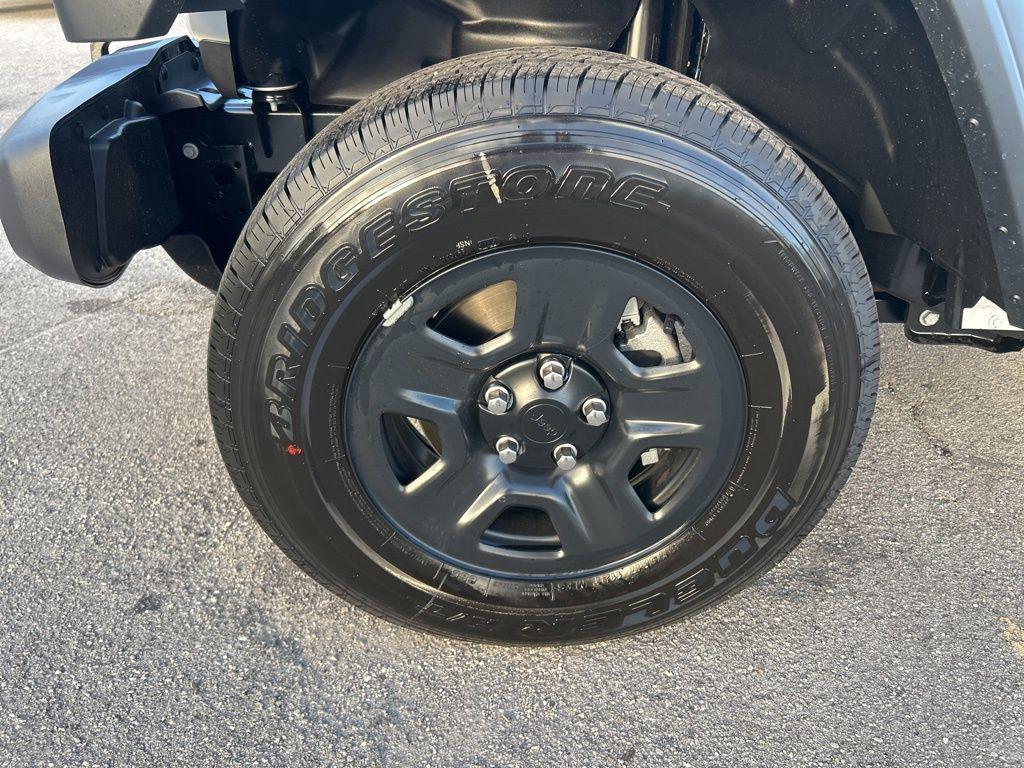 new 2025 Jeep Gladiator car, priced at $36,094