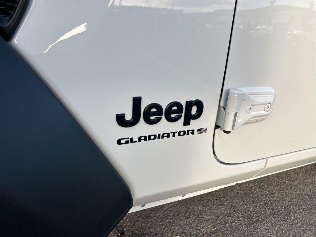 new 2025 Jeep Gladiator car, priced at $36,094