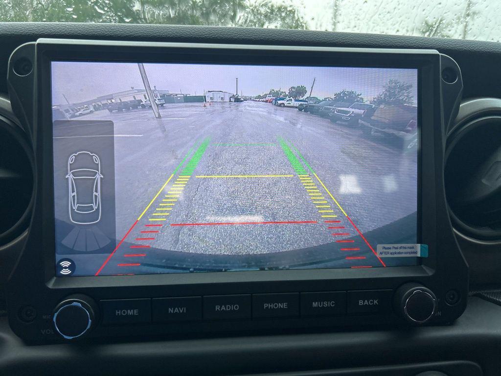 used 2021 Jeep Wrangler Unlimited car, priced at $27,320