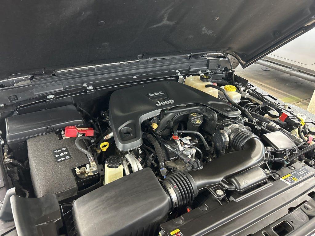 used 2021 Jeep Wrangler Unlimited car, priced at $27,320