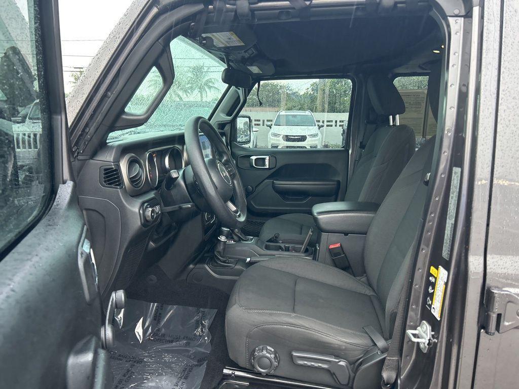 used 2021 Jeep Wrangler Unlimited car, priced at $27,320
