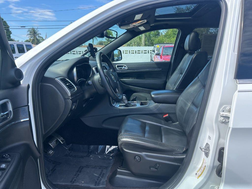 used 2018 Jeep Grand Cherokee car, priced at $14,375