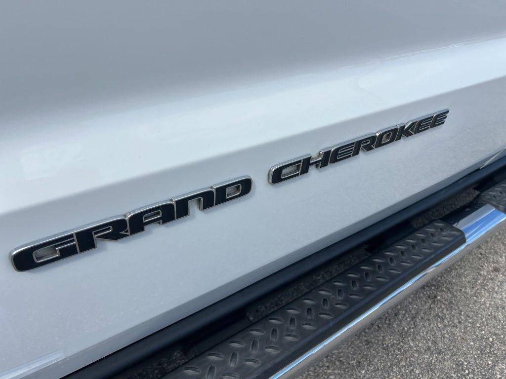 used 2018 Jeep Grand Cherokee car, priced at $14,375