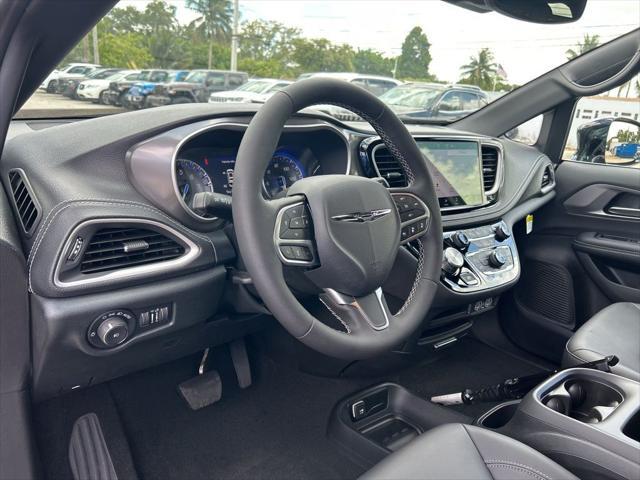 new 2025 Chrysler Pacifica car, priced at $40,152