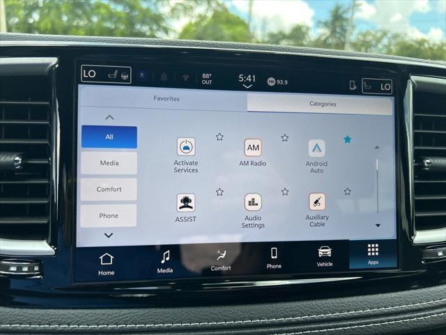 new 2025 Chrysler Pacifica car, priced at $40,152