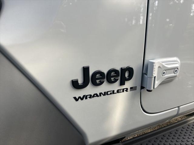 new 2025 Jeep Wrangler car, priced at $44,155