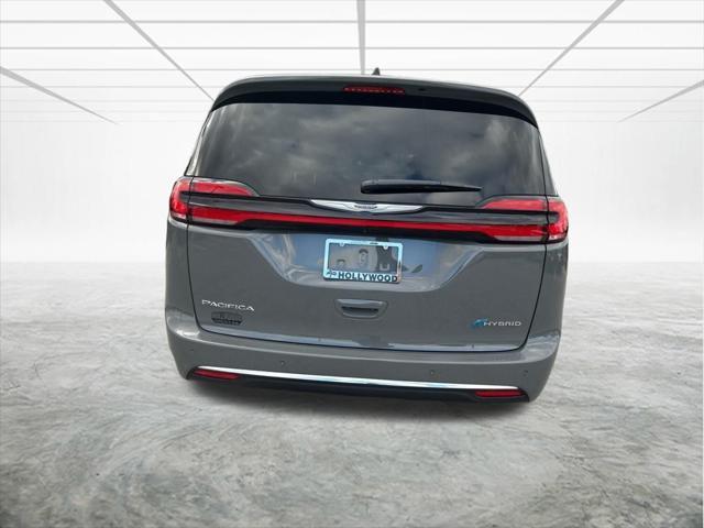 new 2025 Chrysler Pacifica Hybrid car, priced at $45,125