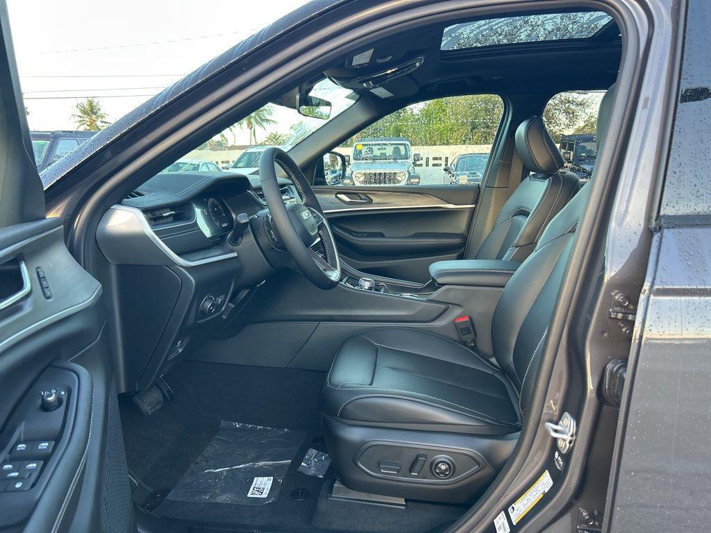 new 2025 Jeep Grand Cherokee L car, priced at $42,493