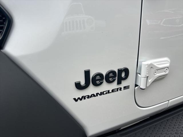 new 2025 Jeep Wrangler car, priced at $44,155