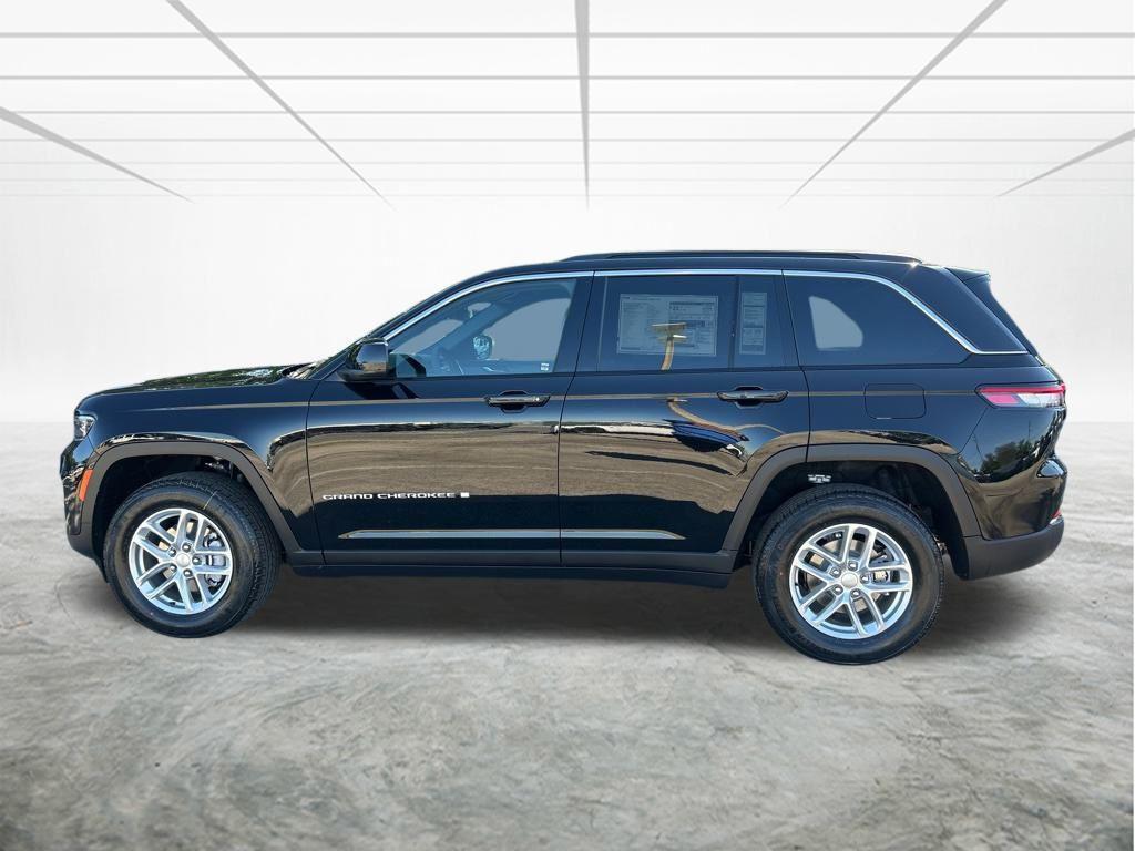 new 2025 Jeep Grand Cherokee car, priced at $33,722