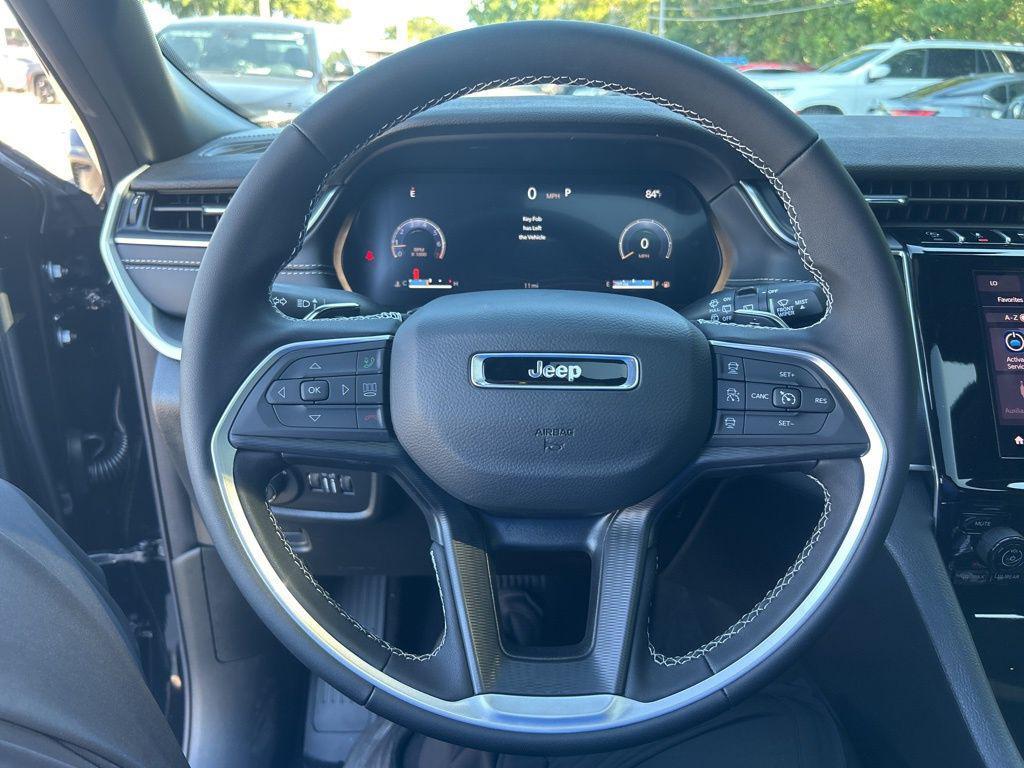 new 2025 Jeep Grand Cherokee car, priced at $33,722