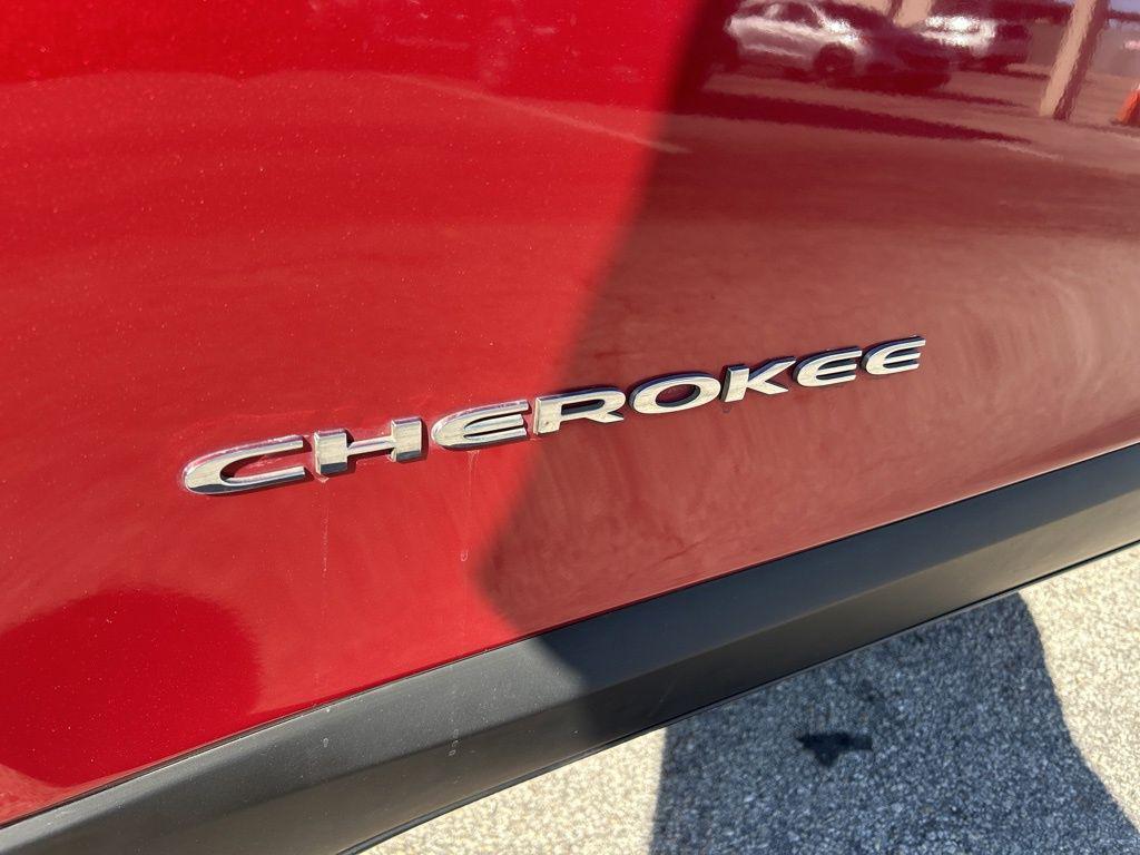 used 2014 Jeep Cherokee car, priced at $8,526
