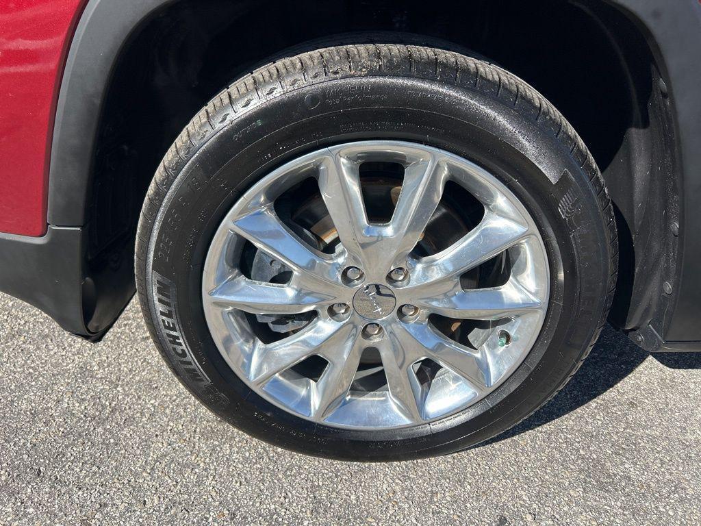 used 2014 Jeep Cherokee car, priced at $8,526