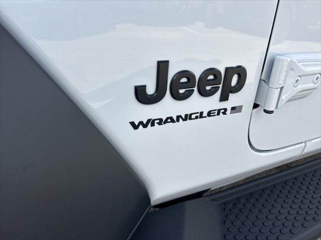 new 2025 Jeep Wrangler car, priced at $39,355