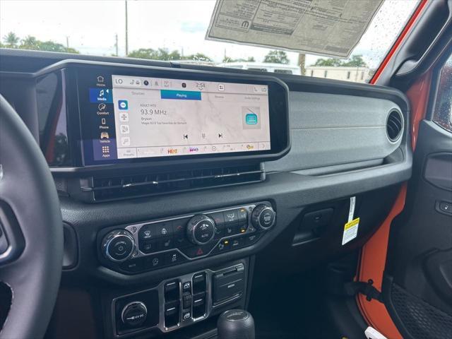 new 2025 Jeep Gladiator car, priced at $45,673