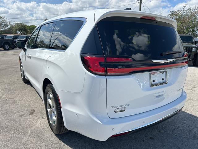 new 2024 Chrysler Pacifica car, priced at $52,445