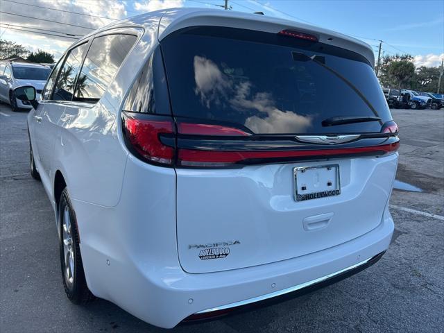 new 2024 Chrysler Pacifica car, priced at $39,995