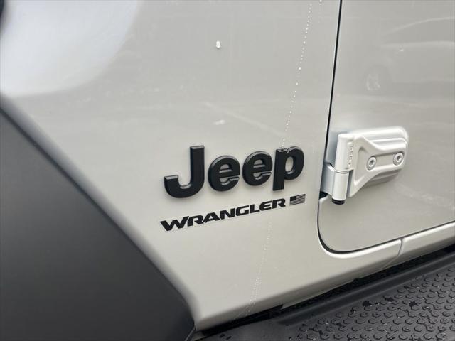 new 2025 Jeep Wrangler car, priced at $44,155