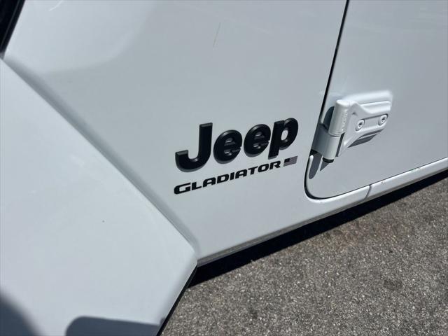 new 2025 Jeep Gladiator car, priced at $44,778