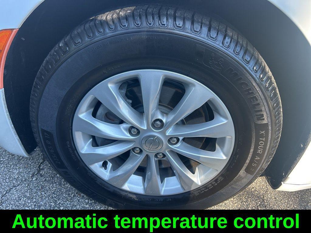 used 2019 Chrysler Pacifica car, priced at $7,798