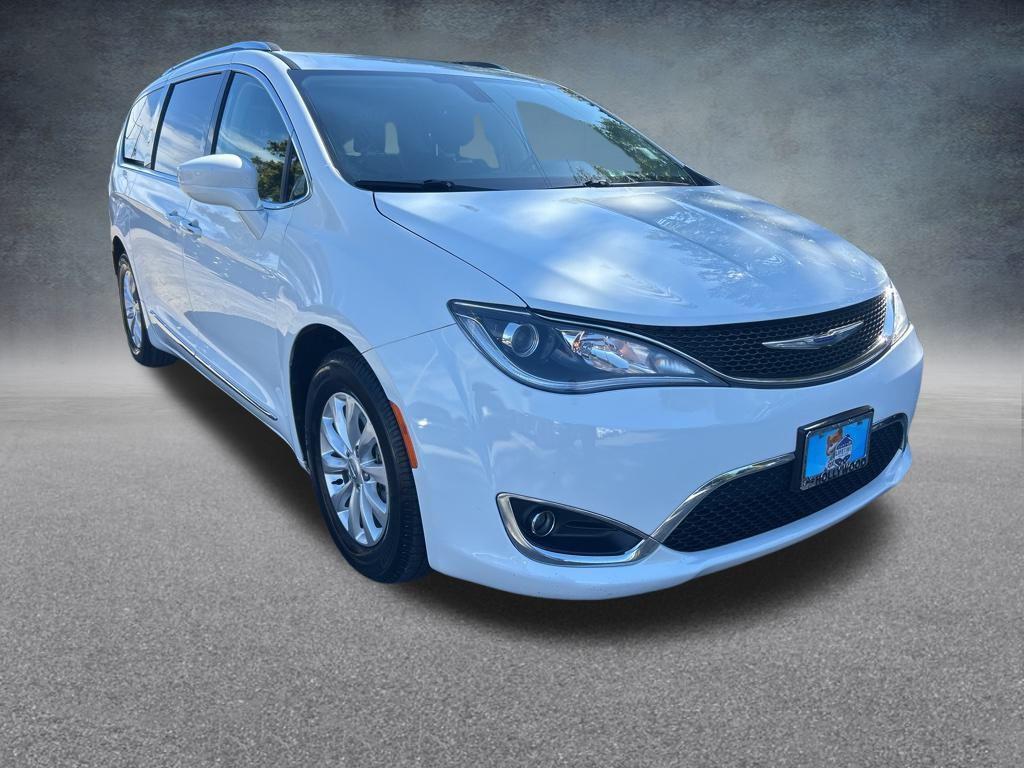 used 2019 Chrysler Pacifica car, priced at $7,798