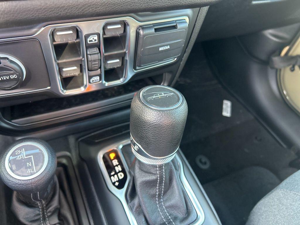new 2025 Jeep Gladiator car, priced at $36,624
