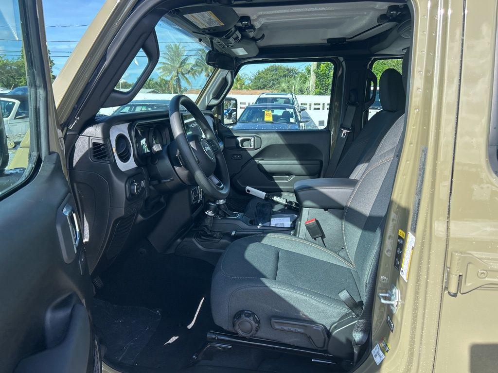 new 2025 Jeep Gladiator car, priced at $36,624