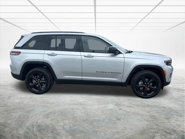 new 2025 Jeep Grand Cherokee car, priced at $43,078