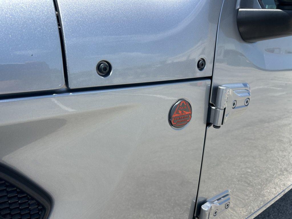 used 2021 Jeep Gladiator car, priced at $27,308