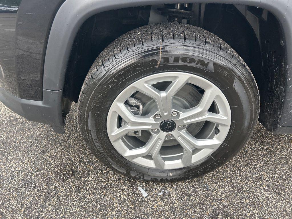 new 2025 Jeep Compass car, priced at $27,805