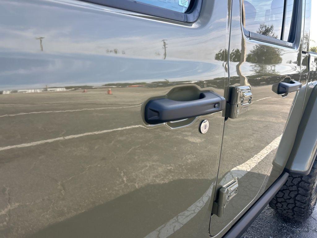 new 2026 Jeep Gladiator car, priced at $52,434