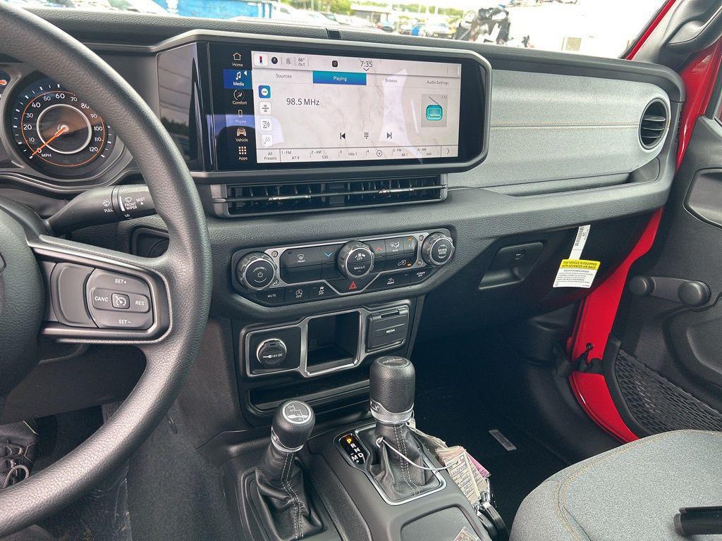 new 2024 Jeep Gladiator car, priced at $38,873